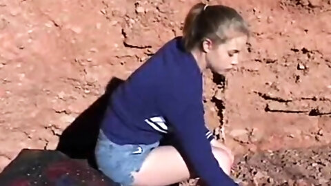 Petite solo teen
